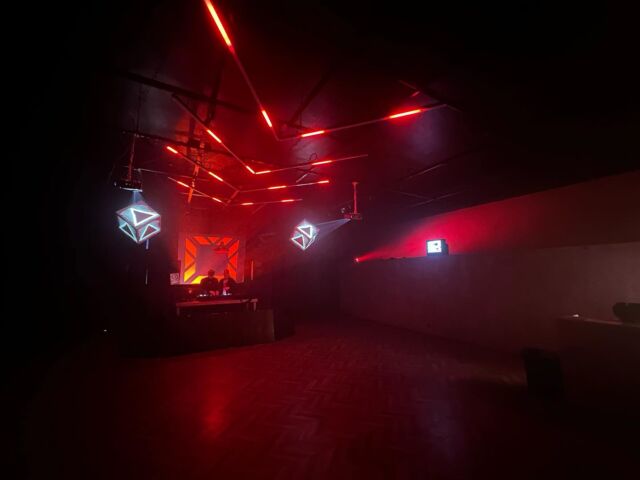 Audiovizualinių sprendimų įgyvendinimo “Kambario” erdvėse iki elektroninės muzikos nakties Kaalchakra bare G3.🔊

#garsokodas